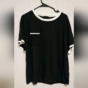 Black and White Womans Soft Short Sleeve Crewneck XXL (NWOT)